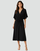 Abito midi elegante con scollo incrociato e cintura